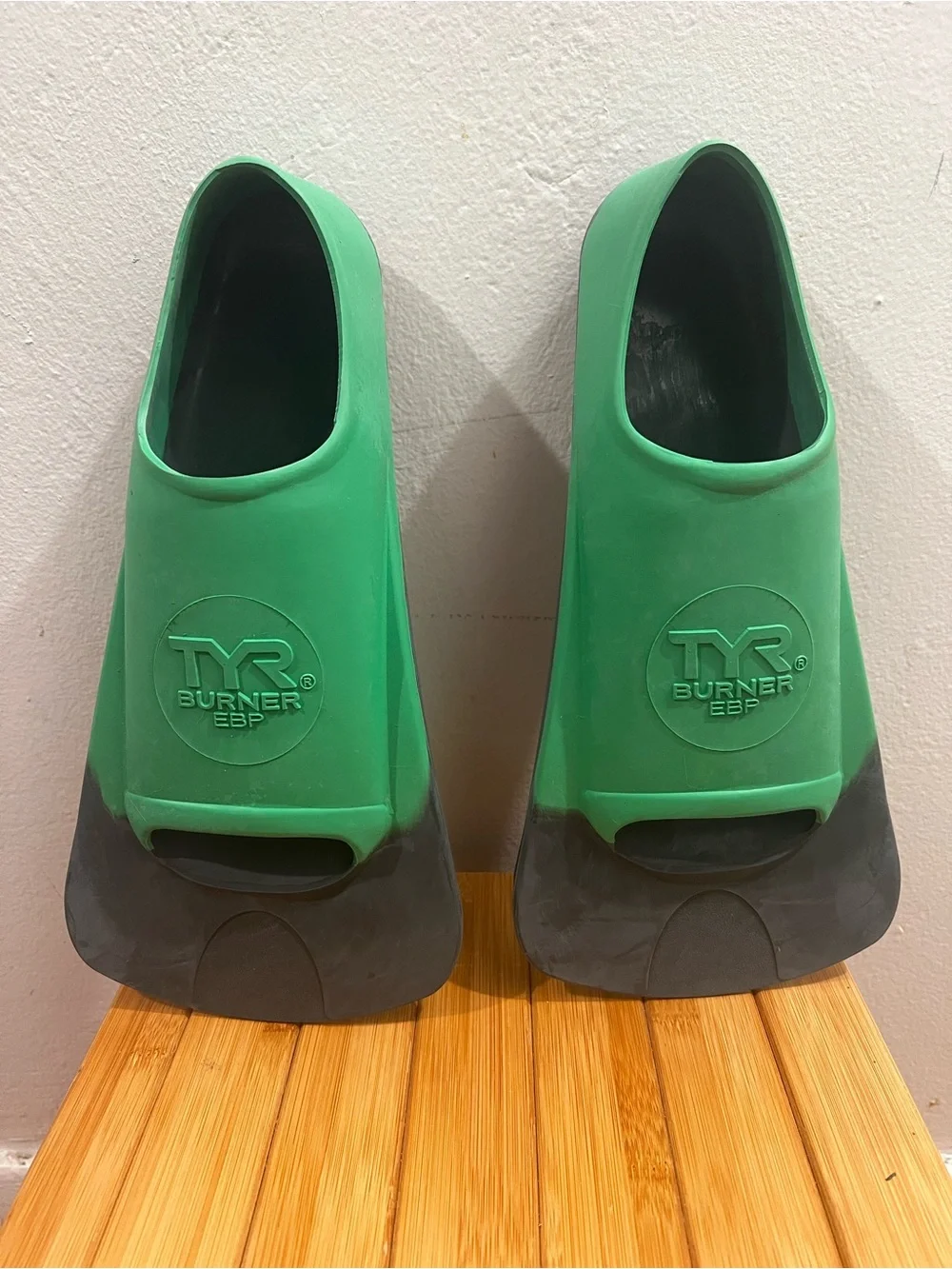 TYR Burner EBP Green Training Competitive Adult Swim Fins Men’s Small 5-7